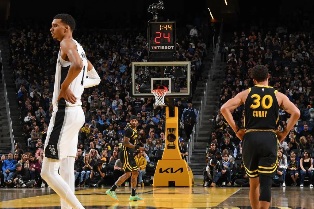 spurs 34 Spurs vs Warriors: Golden State Takes Command in San Antonio Showdown