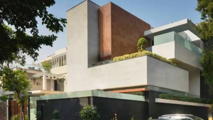 _1690199511119_01 Virat Kohli's Houses in Delhi and Gurgaon: Check out the details of the Extravagance of Virat Kohli!!
