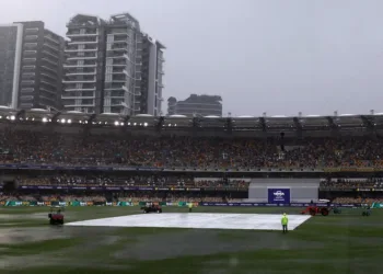 Australia vs India 3rd Test Day 1: Khawaja and McSweeney Hold Firm for 13.2 Overs Before Rain Disrupts the Gabba Test, Spoiling the Opening Day in Brisbane