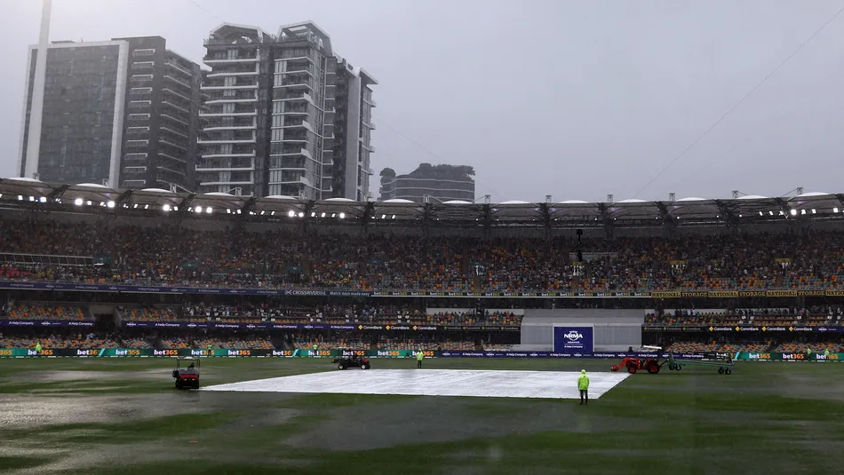 Australia vs India 3rd Test Day 1: Khawaja and McSweeney Hold Firm for 13.2 Overs Before Rain Disrupts the Gabba Test, Spoiling the Opening Day in Brisbane