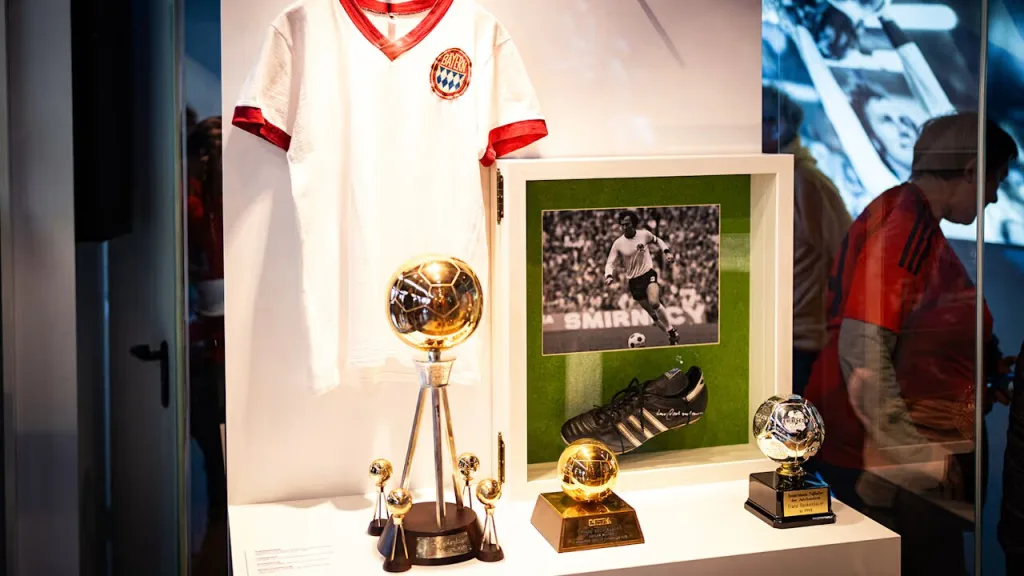 Beckenbauer Bayern Munich Retire No. 5 Shirt to Honor Franz Beckenbauer