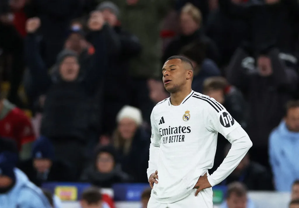 Kylian Mbappe 1 Kylian Mbappe Injury: A Cause for Concern for Real Madrid?