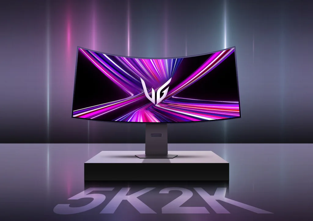 LG Unveils World’s First Bendable 5K2K Gaming Monitor: A CES 2025 Showstopper