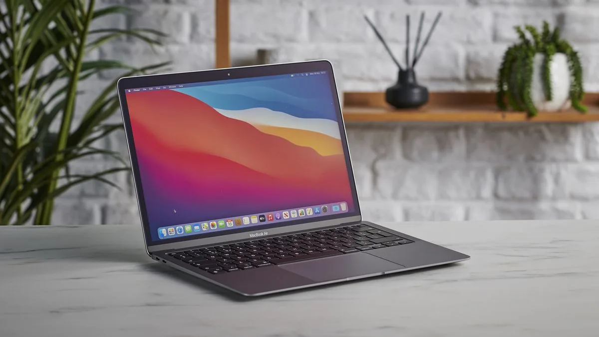 Apple’s 4-Year-Old MacBook Air with M1 Chip: India’s Best-Selling Laptop on Amazon!