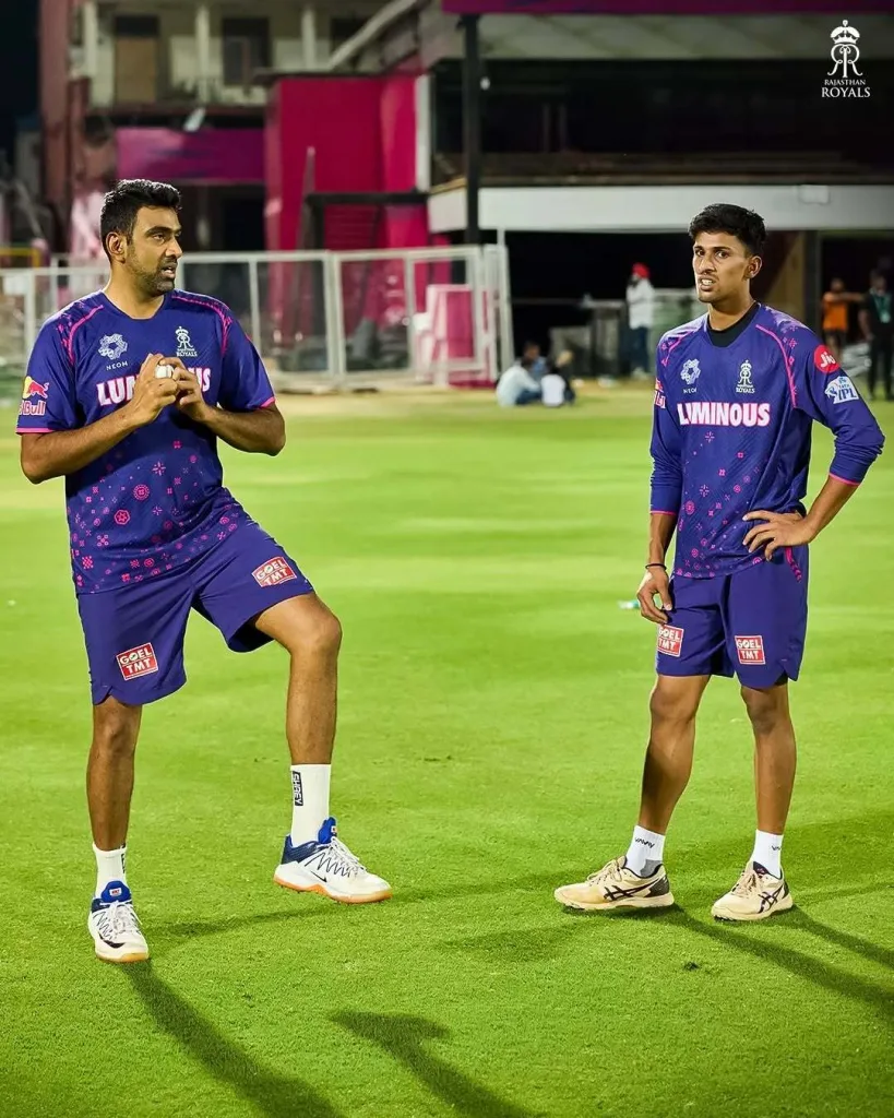 Tanush Kotian with Ravichandran Ashwin Tanush Kotian Joins India Squad for Final 2 Tests in Border-Gavaskar Trophy