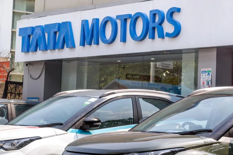 Tata Motors Stock Crashes 13% as Trump Tariffs Force JLR to Halt US Shipments