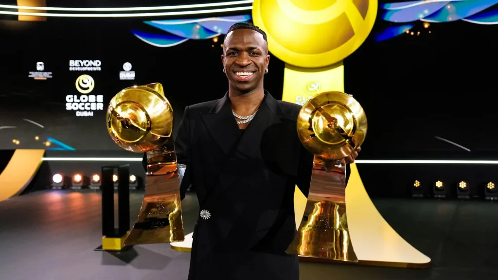 Vinicius Jr. takes Globe Soccer Award for best player and best striker 2024 Real Madrid Dominates the 2024 Globe Soccer Awards: A Historic Triumph