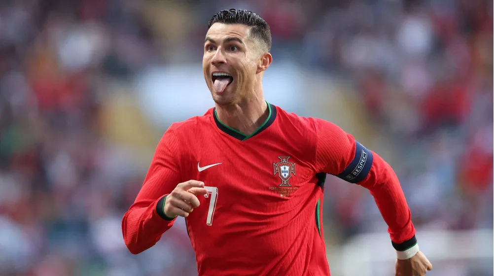 cristiano ronaldo im trikot von portugal 1718197560 139337 The Top 10 Highest Paid Athletes of All Time - all the details you need to know