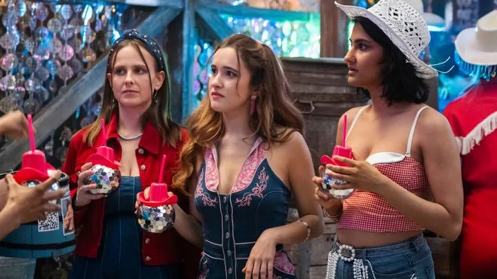 The Sex Lives of College Girls Recap: How Does the Fox Bang?