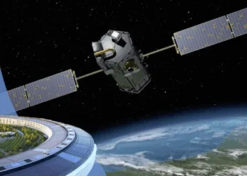 APPLE-IPHONE-WITH-SATELLITE