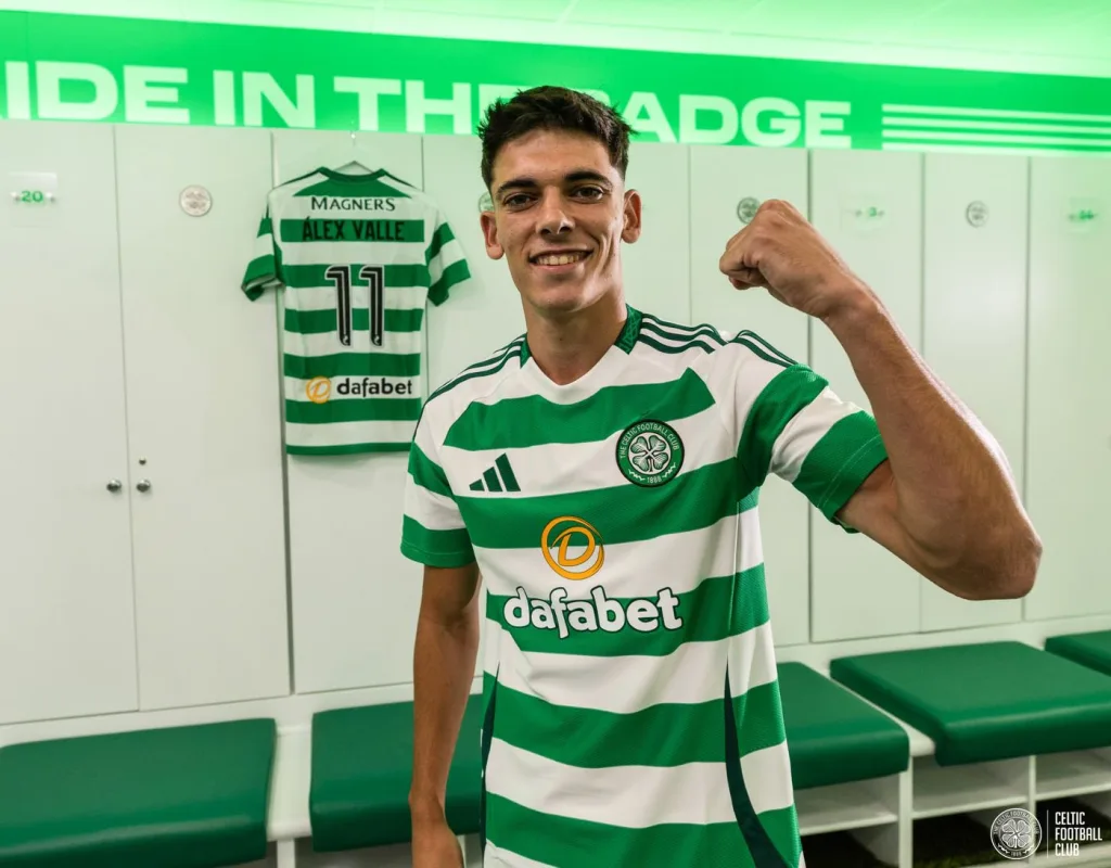 Alex Valle Barcelona Loanee Alex Valle Set for Serie A Move to Como After Celtic Departure