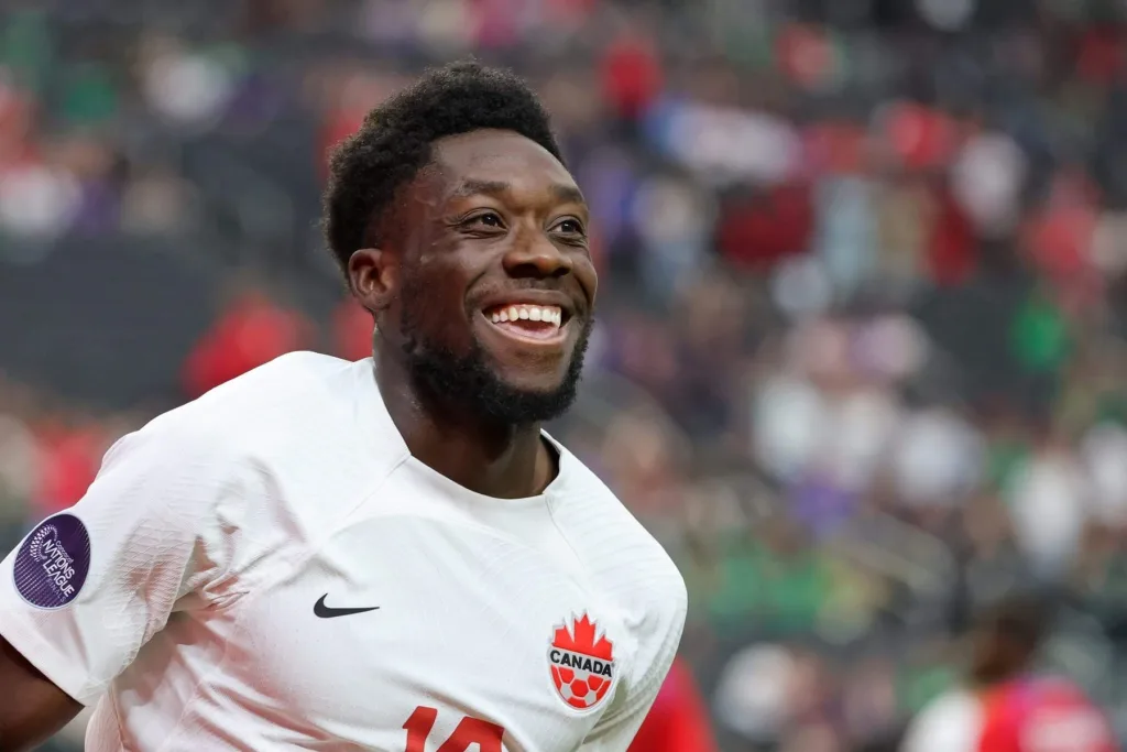 Bayern and Alphonso Davies Nearing New Contract Agreement Bayern Munich and Alphonso Davies Nearing New Contract Agreement: What It Means for the Future