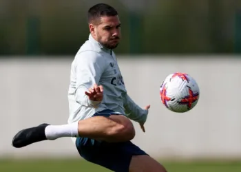 Bayer Leverkusen Set to Sign Emiliano Buendía on Loan