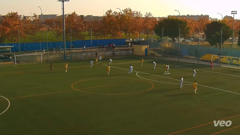 Figure 1 illustrates Fatis marking as he prepares for a potential cross against Alcorcon B png Who is Real Madrid's Newest Signing, 18 Year Old Lamini Fati? Scouting Report and Tactical Analysis