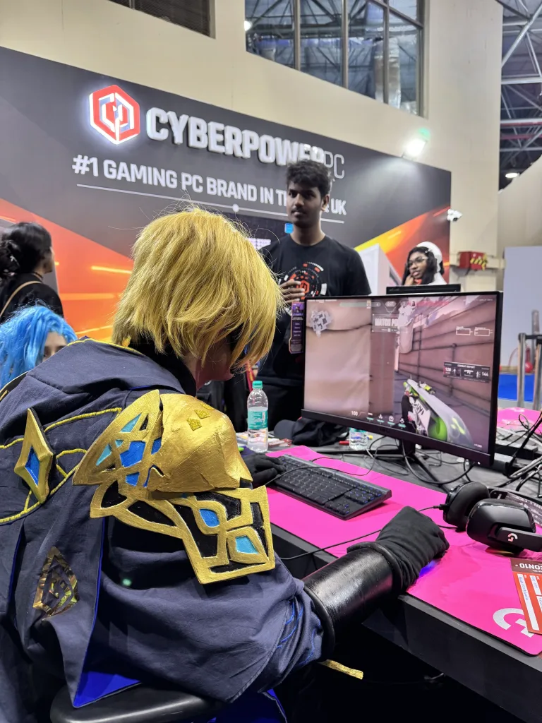 IIT Grad's Lucky Day: Walks Into Comic Con, Walks Out With ₹2.5L PC!