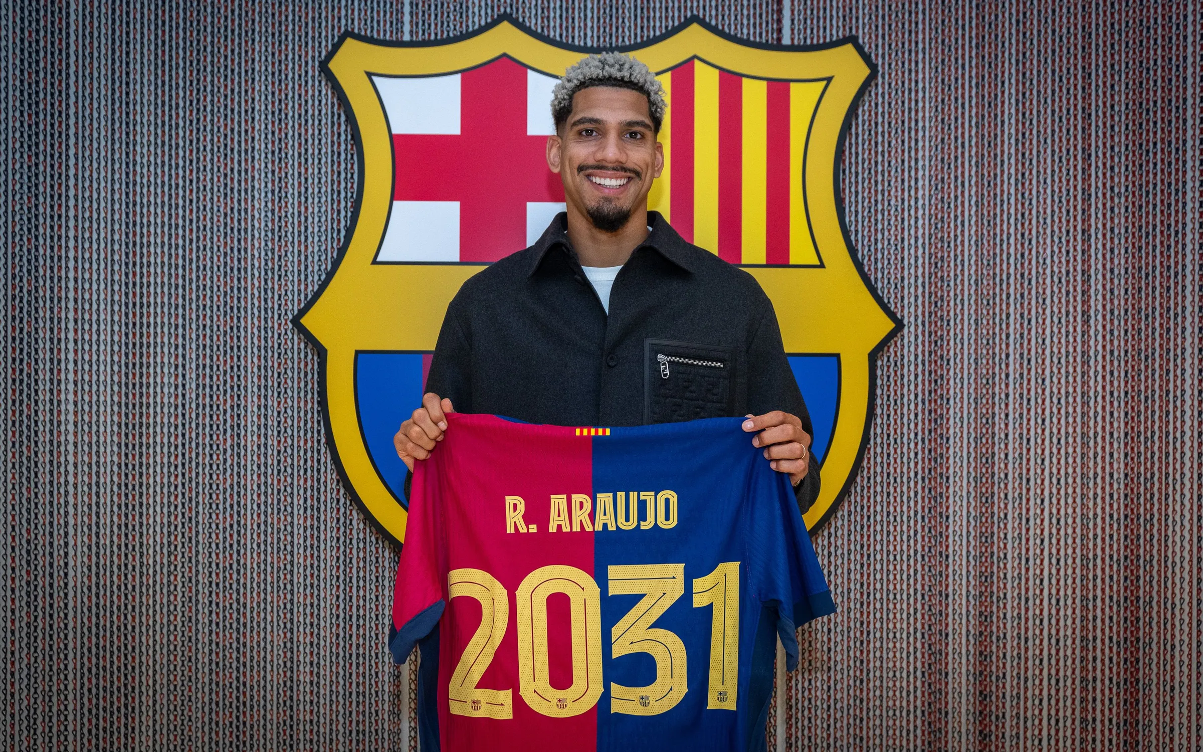 Ronald Araujo Signs Historic FC Barcelona Contract Extension