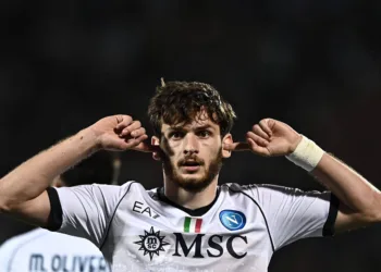 Khvicha Kvaratskhelia Joins PSG: Parisian Giants Triumph Over Liverpool in €70m Deal