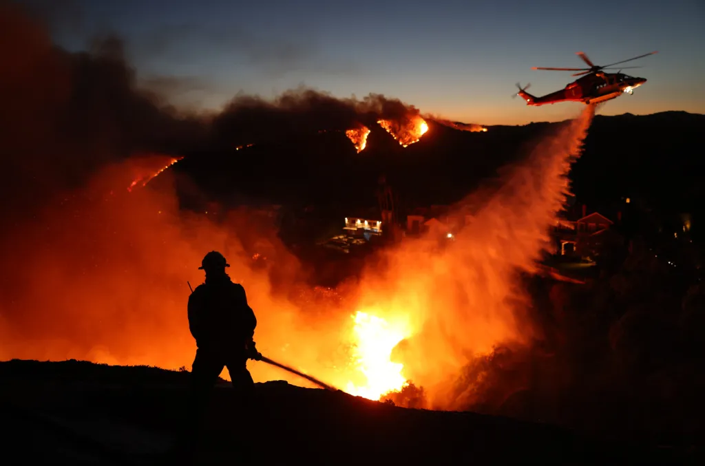 LA wildfires 2025 Oscars 2025 at Risk: LA Wildfires Threaten to Cancel Ceremony for the First Time in 96 Years