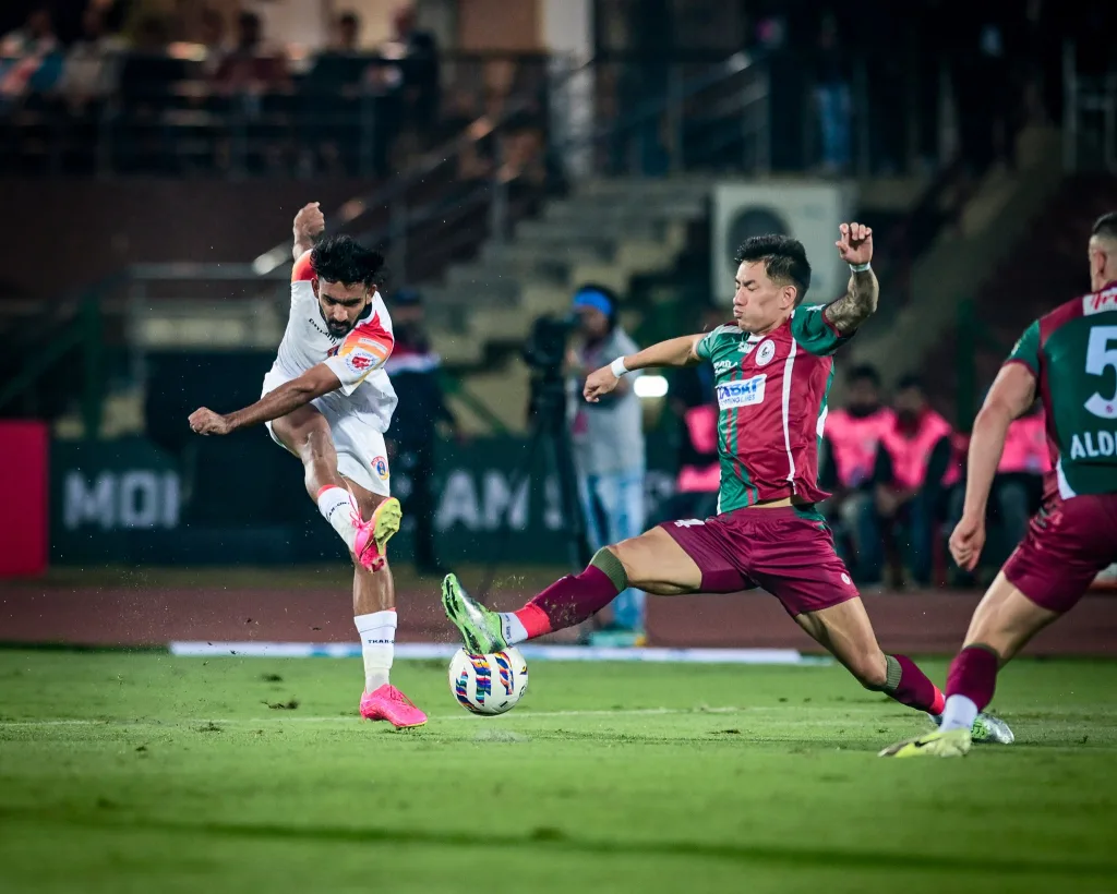 PV Vishnu was lively against Mohun Bagan but was mostly restricted to his own half tasked with defensive duties ISL 2024/25: Mohun Bagan Clinch 1-0 Win Over East Bengal in a Lackluster Kolkata Derby