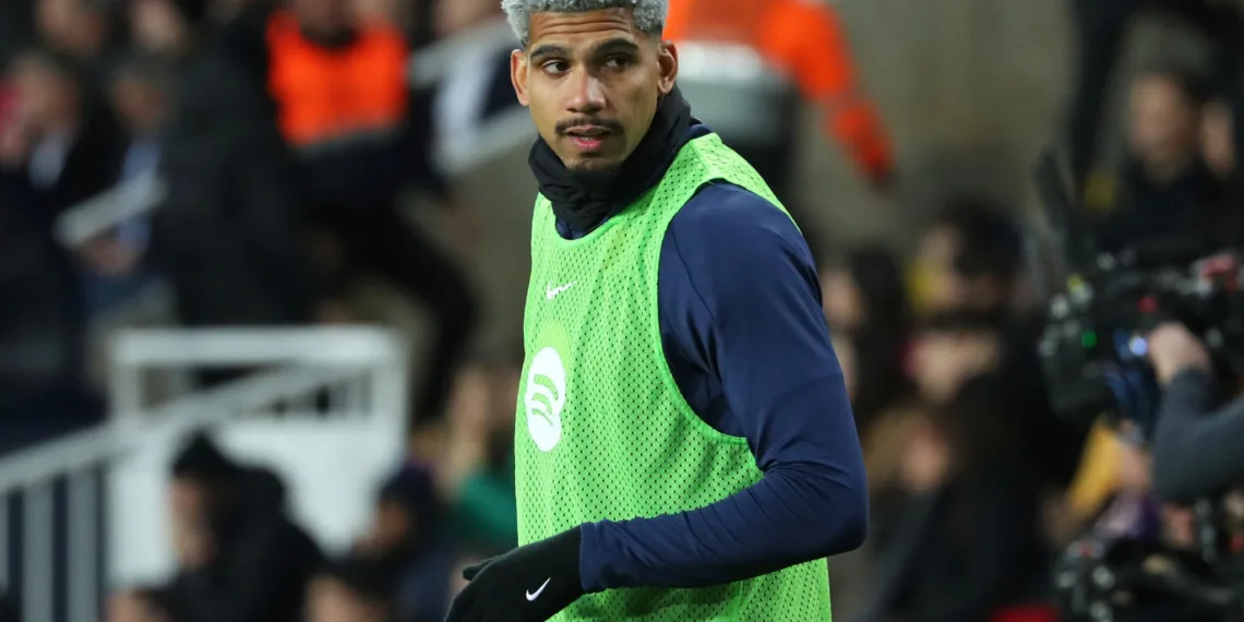 Ronald Araujo plays during the match between FC Barcelona and Club Atletico de Madrid, corresponding to week 18 of LaLiga EA Sports, at the Lluis Companys Stadium in Barcelona, Spain, on December 21, 2024. (Photo by Joan Valls/Urbanandsport/NurPhoto via Getty Images) (Photo by Urbanandsport/NurPhoto via Getty Images)