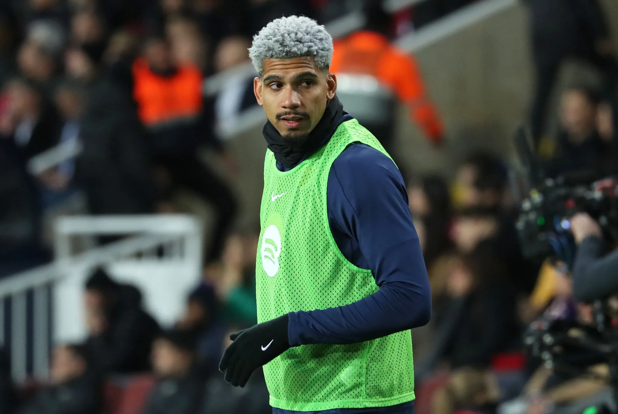 Ronald Araujo plays during the match between FC Barcelona and Club Atletico de Madrid, corresponding to week 18 of LaLiga EA Sports, at the Lluis Companys Stadium in Barcelona, Spain, on December 21, 2024. (Photo by Joan Valls/Urbanandsport/NurPhoto via Getty Images) (Photo by Urbanandsport/NurPhoto via Getty Images)