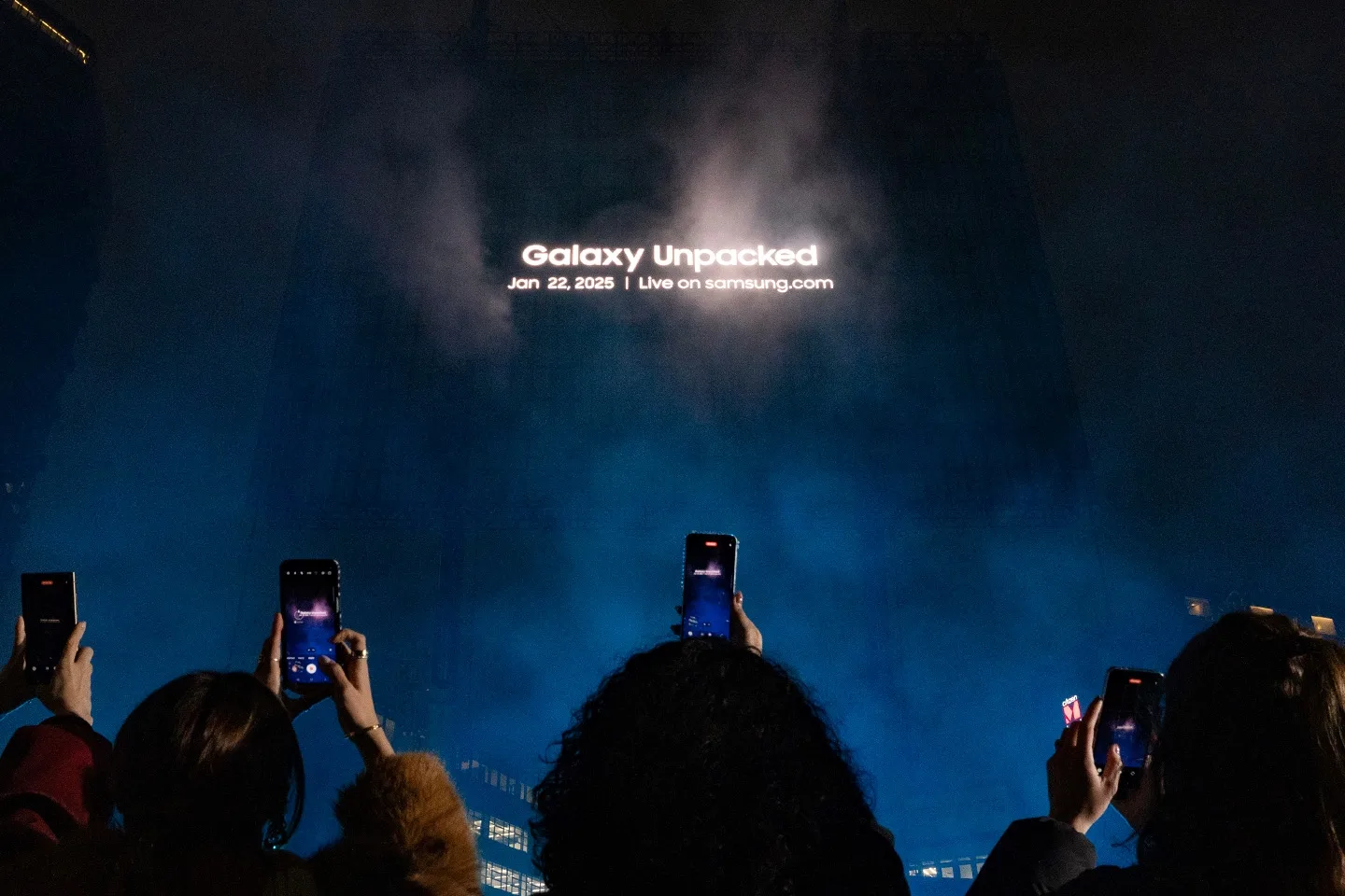 Samsung Lights Up London with Stunning Holograms Ahead of Galaxy Unpacked 2025