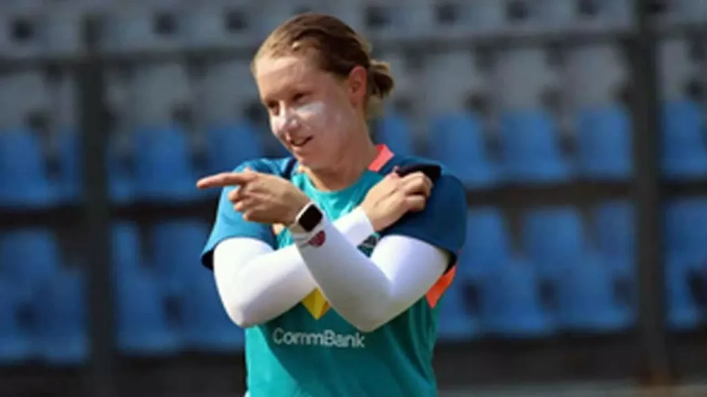 alyssa 2 Alyssa Healy Returns to Wicketkeeping: A Balancing Act for the Ashes Series