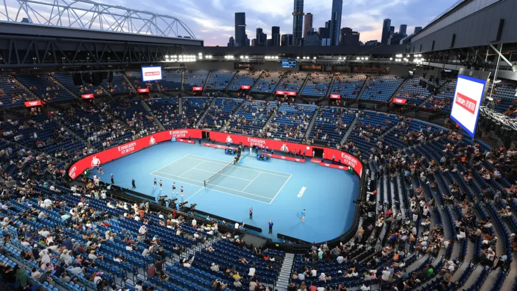 aus Australian Open 2025: Day One Disrupted by Heavy Rain and Thunderstorms