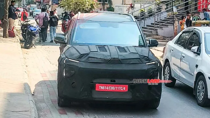 2025-kia-carens-facelift-spied-in-hyderabad-3 2025 Kia Carens Facelift Spied: Panoramic Sunroof, ADAS & More!