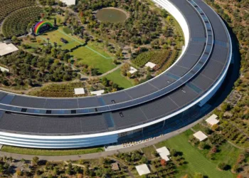 Apple to Invest $500 Billion in the U.S. to Counter Trump’s Tariffs – What This Means for the Future