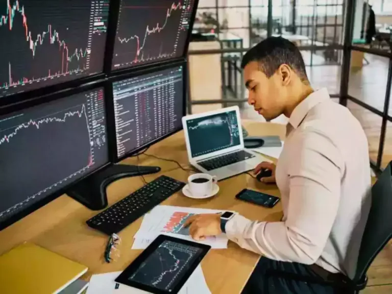 Gift Nifty Signals Gap-Down Start for Indian Markets Amid Global Trade Tensions