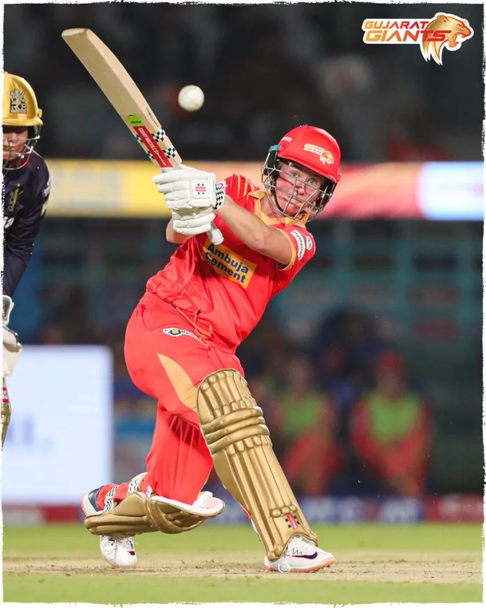 GjwYJsUaMAA7957 Beth Mooney