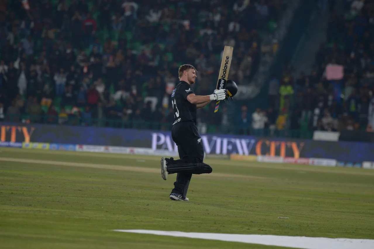 Glenn Phillips 1 Champions Trophy 2025: Latham, Young Tons Propel New Zealand to Commanding Win Over Pakistan in Champions Trophy Opener