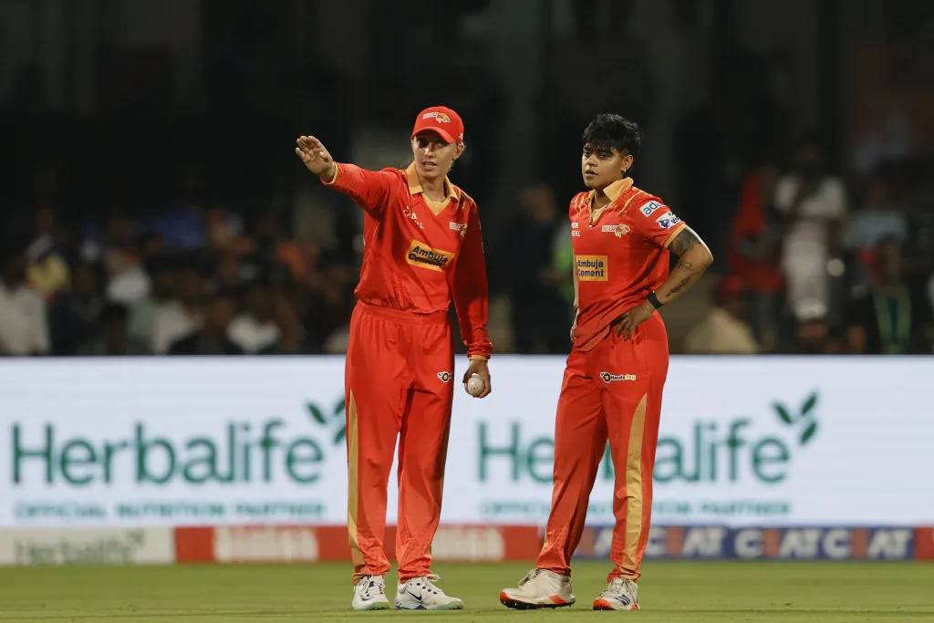 Kashvee Gautam and Ashleigh Gardner WPL 2025: Gardner, Bowlers Propel Gujarat Giants To Hand RCB Third Consecutive Defeat At Chinnaswamy