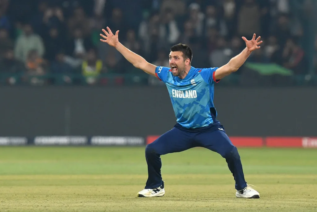 Mark Wood Champions Trophy 2025: Josh Inglis' Unbeaten 120 Inspires Australia to Record-Breaking Chase Against England