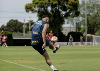 Neymar’s European Ambitions: Brazilian Star Eyeing Barcelona Return After Santos Comeback