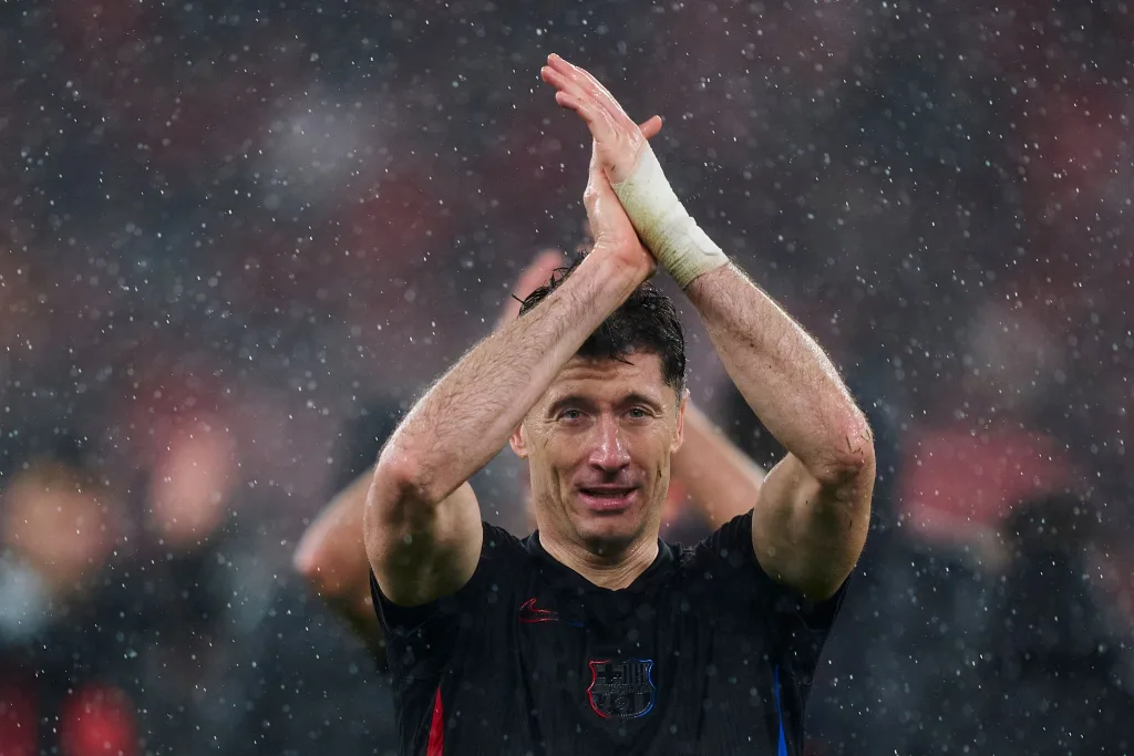 Robert Lewandowski Robert Lewandowski Commits Future to Barcelona with Contract Extension Until The Summer Of 2026