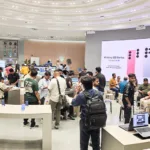 Samsung’s flagship store at BKC with over 700 early deliveries of Galaxy S25 series