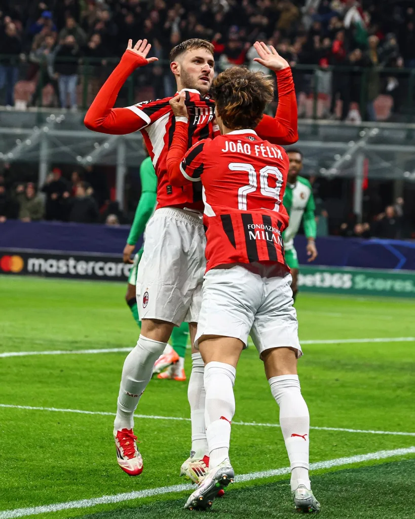 Santiago Gimenez UEFA Champions League 2024/25: Feyenoord Stun AC Milan to Secure Last 16 Spot with Dramatic Draw