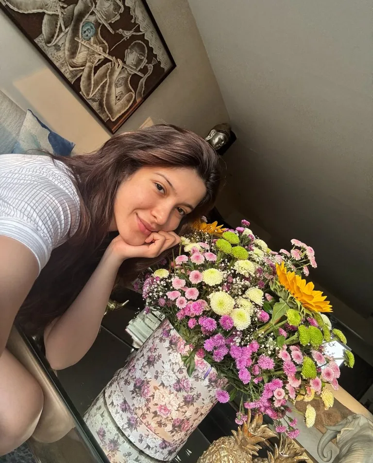 Shanaya Kapoor Valentine’s Day Surprise: A Furry Love Story and Bollywood Debut Updates