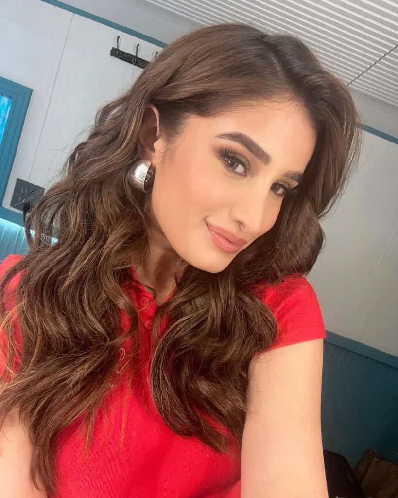 Snapinst.app 476513732 18313213390202311 8559006031430474983 n 1080 Rasha Thadani Valentine's Day Glam: A Dewy Makeup Look to Steal Hearts