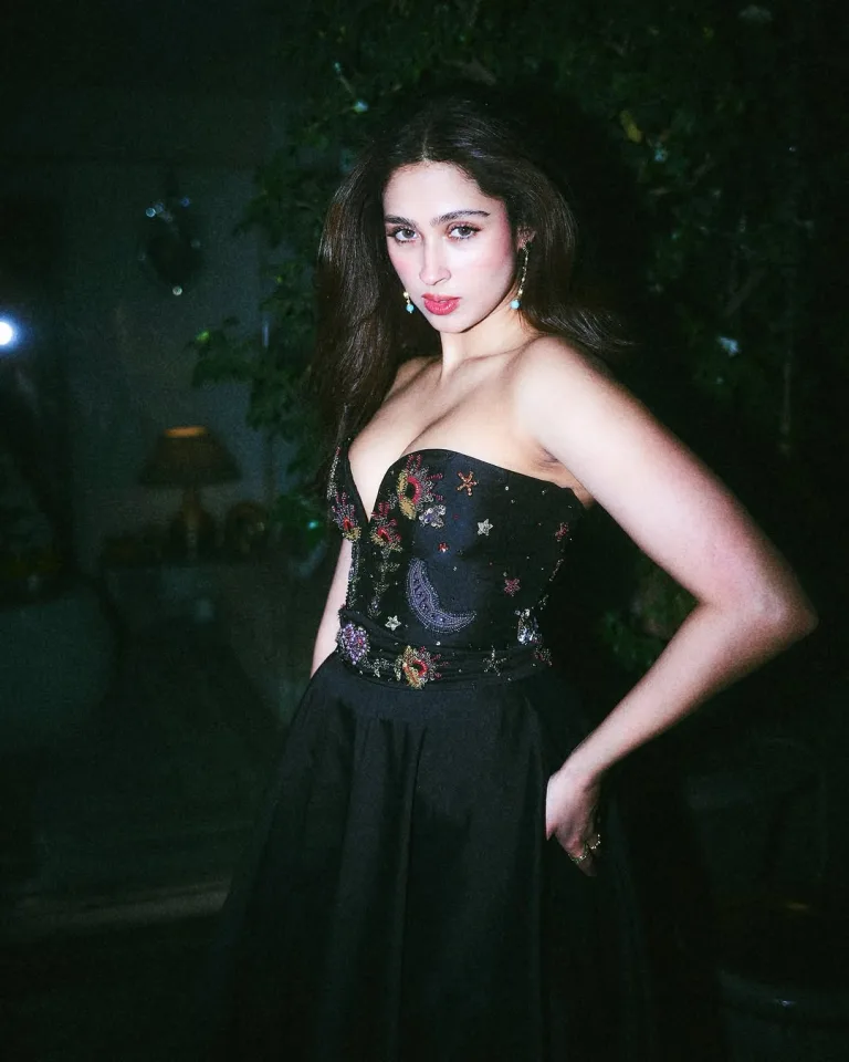 Pashmina Roshan: The Rising Star with Magnetic Screen Presence