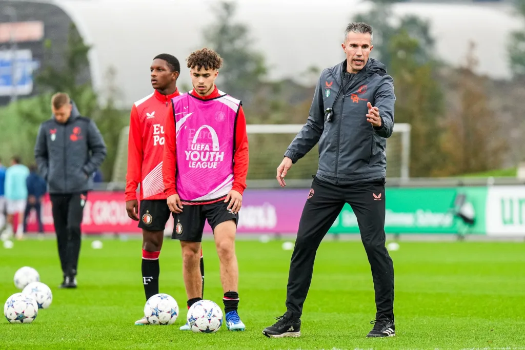 Van Persie Robin van Persie Returns to Feyenoord as Head Coach Until 2027 As De Stadion club Welcomes Club Legend Back to Rotterdam