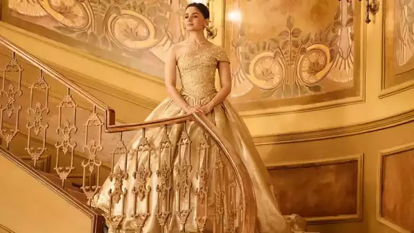 albg 2 Alia Bhatt: A Modern-Day Belle in Dazzling Gold Attire