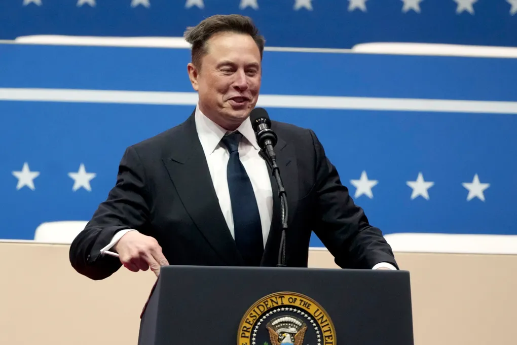 elokj 2 1 Elon Musk Accuses FEMA of $59M Misuse: The NYC Migrant Housing Controversy