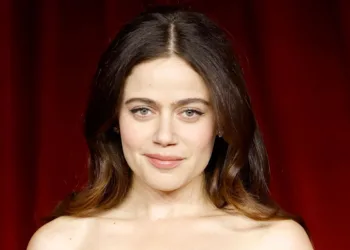 Molly Gordon to Direct, Star, and Co-Write A24’s Upcoming Comedy ‘Peaked’