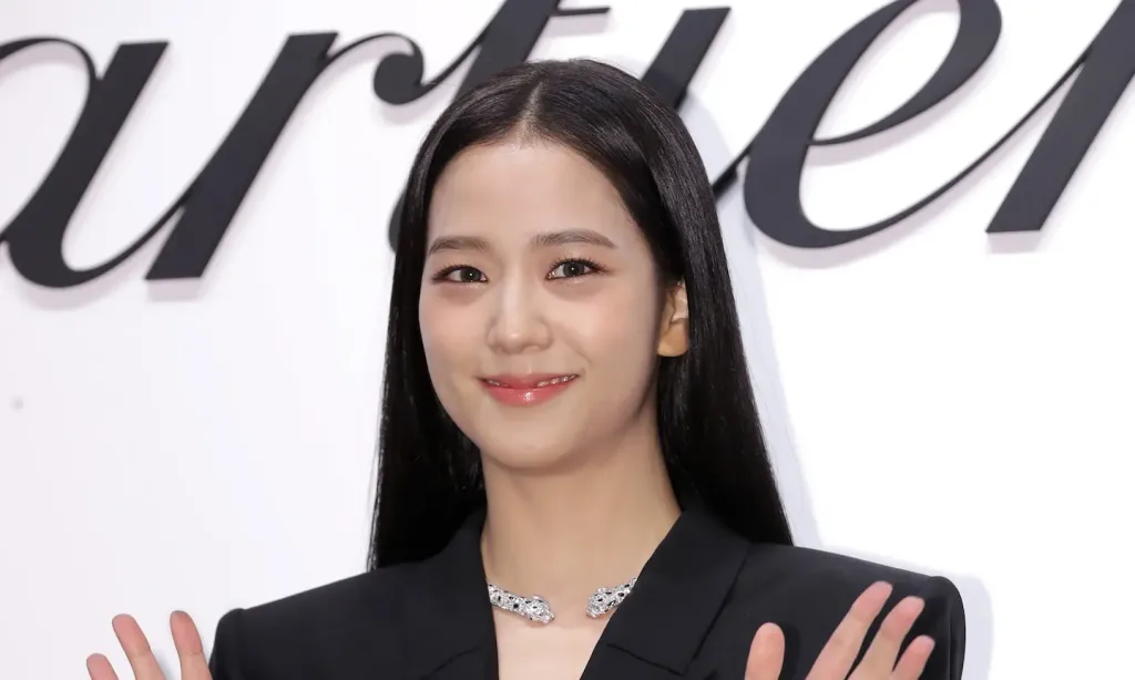 jisoo 2 BLACKPINK Jisoo vs YG Entertainment: Did the Label Undermine Her Solo Era?