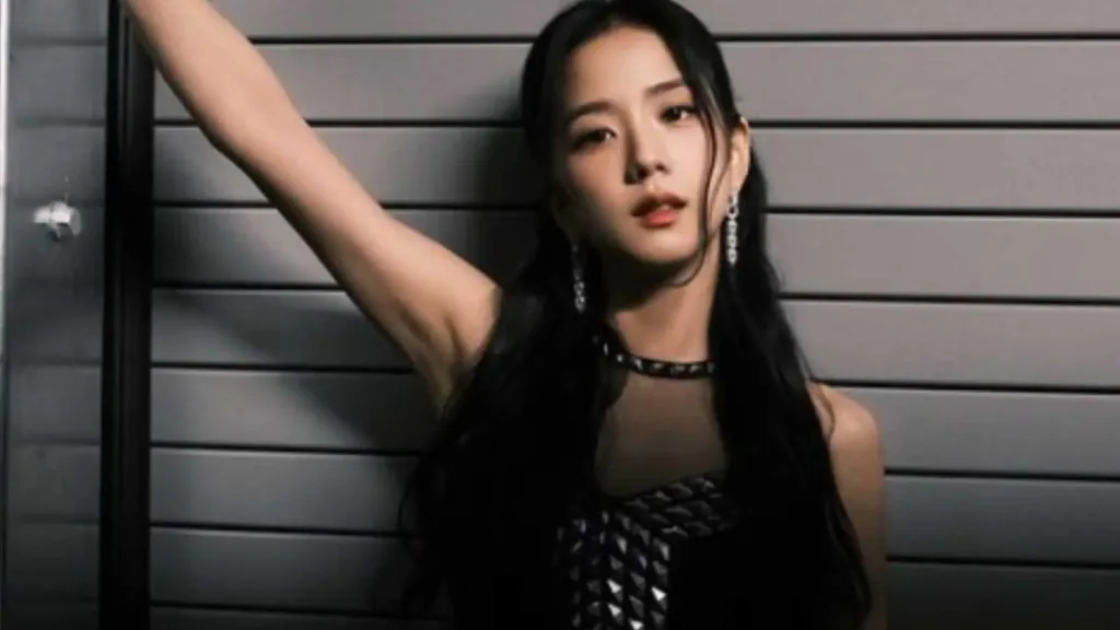 jisos 2 BLACKPINK Jisoo Unveils Striking Dark Concept for AMORTAGE: A Bold New Era Begins