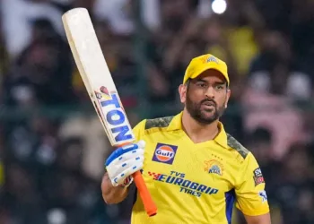 MS Dhoni Lightens His Gear for IPL 2025, Cuts 20g from His Bats