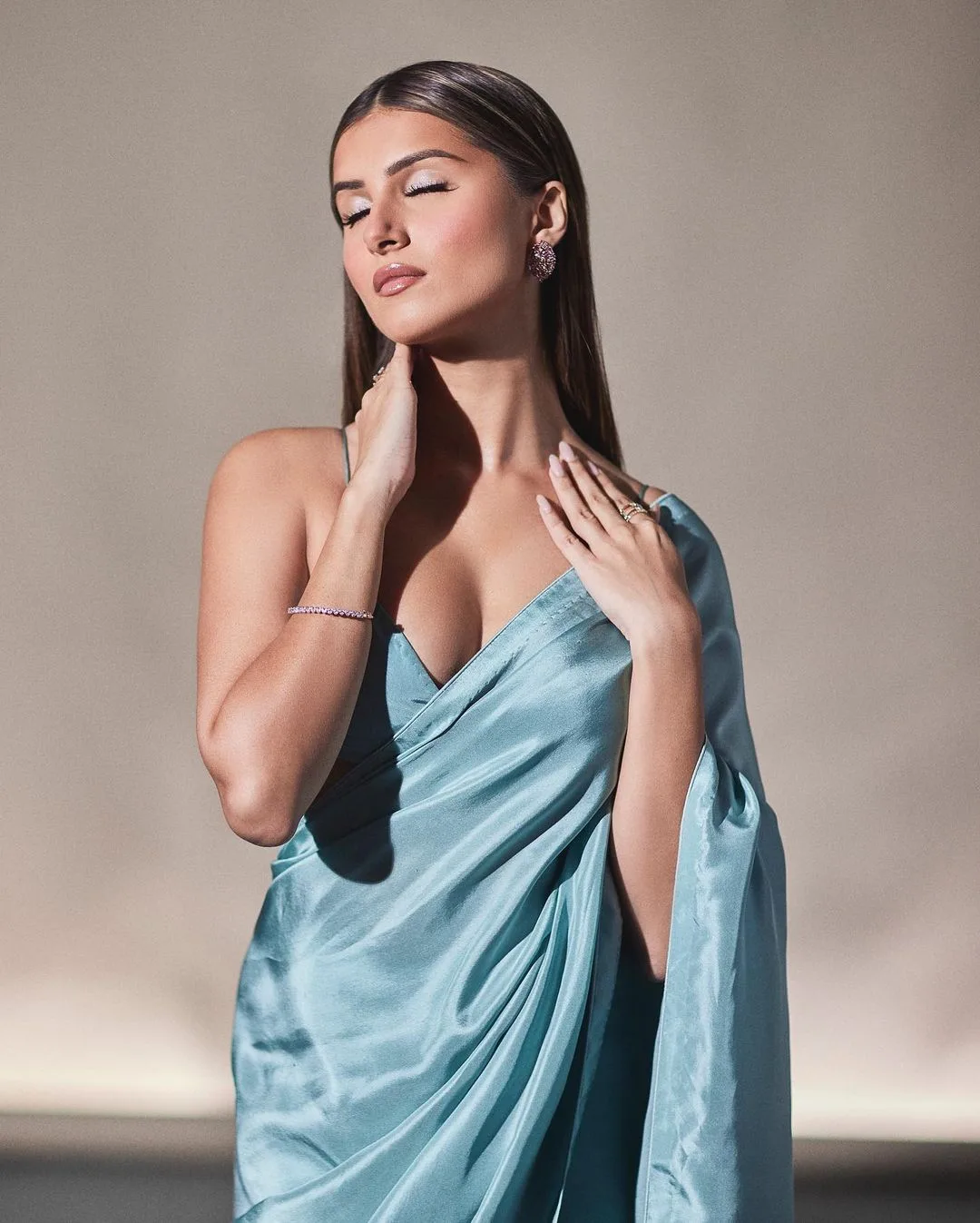398404122 712788637389429 1807203842029366019 n Beautiful Tara Sutaria Hot Photos 2025: Explore More